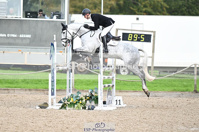 241025-130502-07877 - 236-Musa.Hussain-LIQUID.LUCK