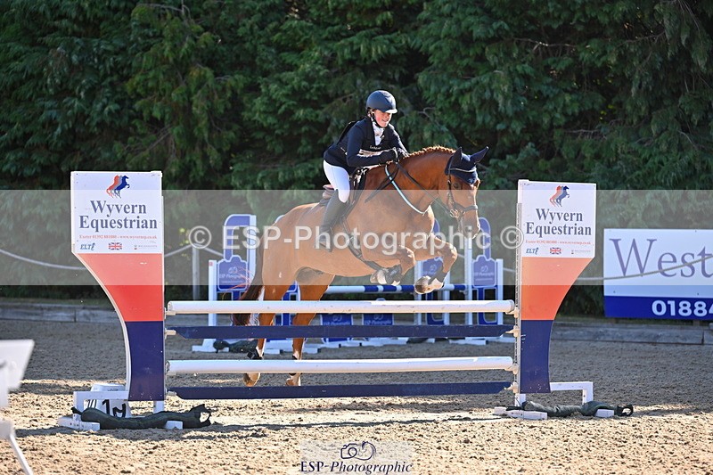 250802A-093941-00192 - C-105-Mimi.van.Ufford-MR.SOCKS