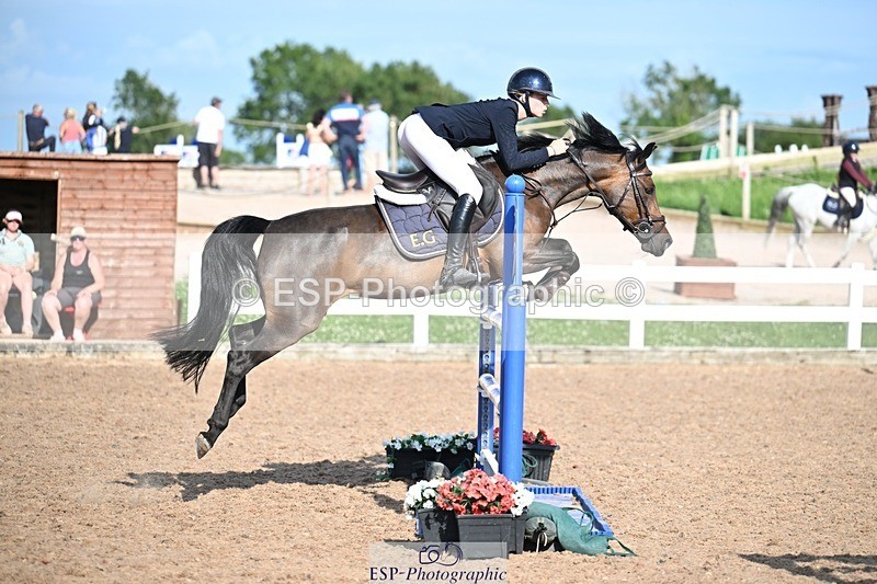 260627-180250-05926 - Cls 27 Foxhunter and 1.10m