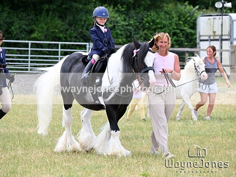 WJ6_8675 - Nancy & Churchill's first Show 22-06-25