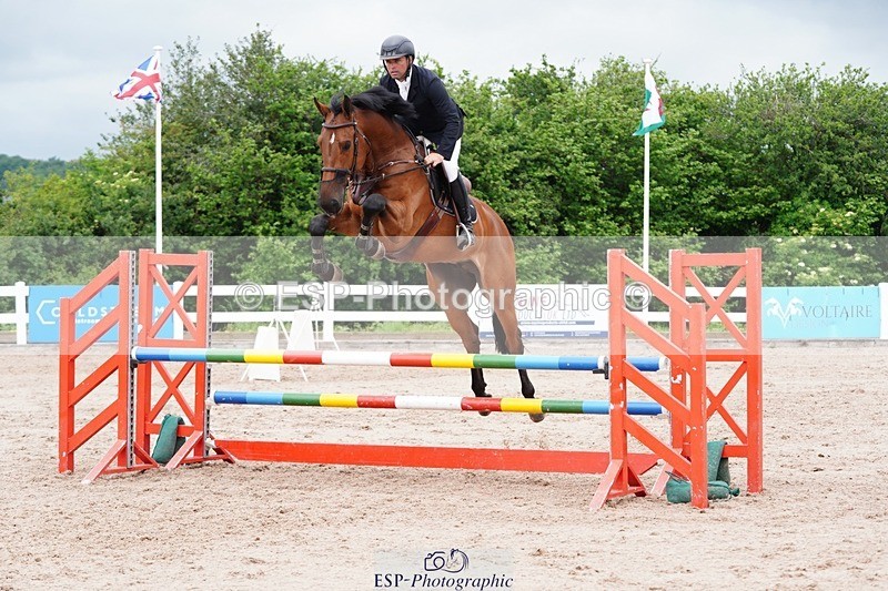 250524-115922-06491 - Cls 21 A&B Snr Disco & 1.00m Open