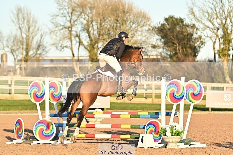 250401-185600-00834 - 90cm Classes