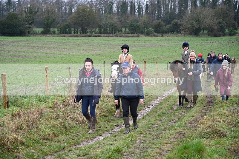 WJ7_9475 - Walk out..