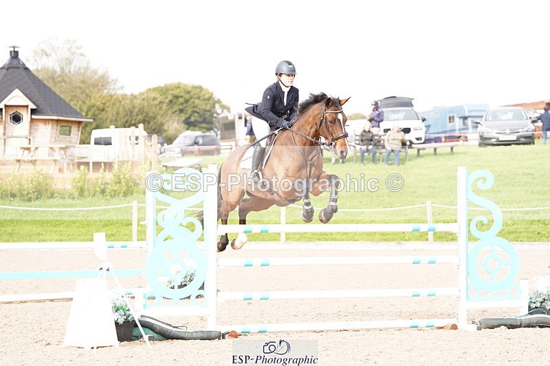 241004A-152508-00973 - Fri 04 Snr Fox & 1.20m Open