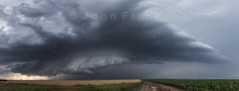 Tornadic supercell in Kansas - Weather photography