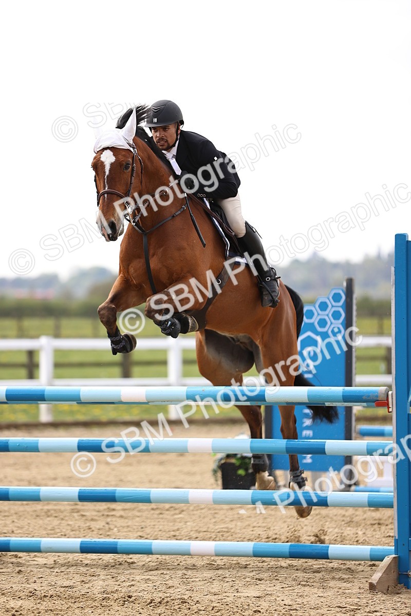 SBM_002401 - Class 11 - Senior newcomers - 1.10m