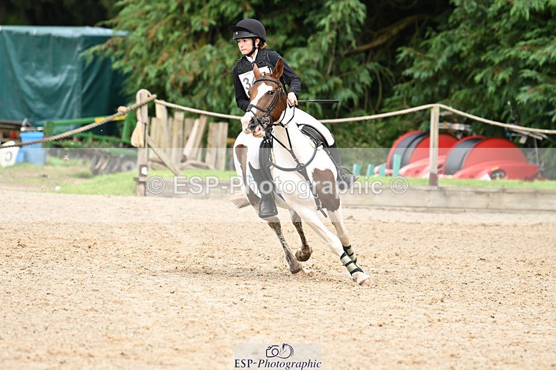 240824X-124111-25573 - 70cm Jump Off