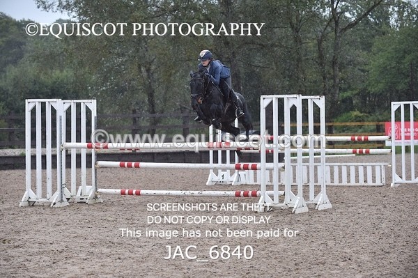 JAC_6840 - CLASS 19 SUN Pony Foxhunter/ 1.10m Open