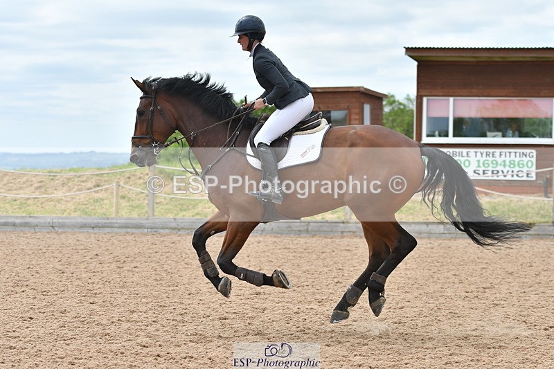 240609A-141243-06061 - Cls 19 Snr Foxhunter and 1.20m Open