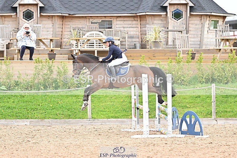 250414-104932-00255 - 80cm Round 1