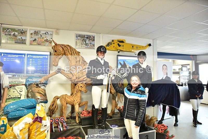 250214-153404-02566 - Advanced Medium Silver Presentations