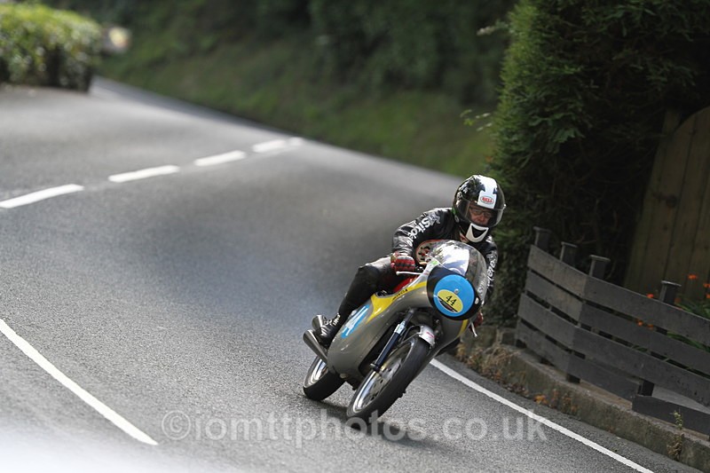 FOM_1086 - Classic TT Lap of honour