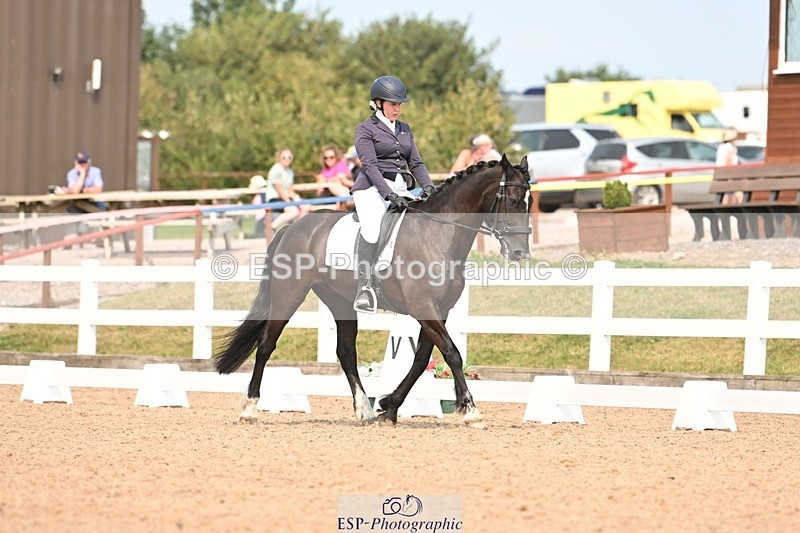 250816-150232-06081 - 027-Samantha.PringTongwynlais.Moon.Dancer