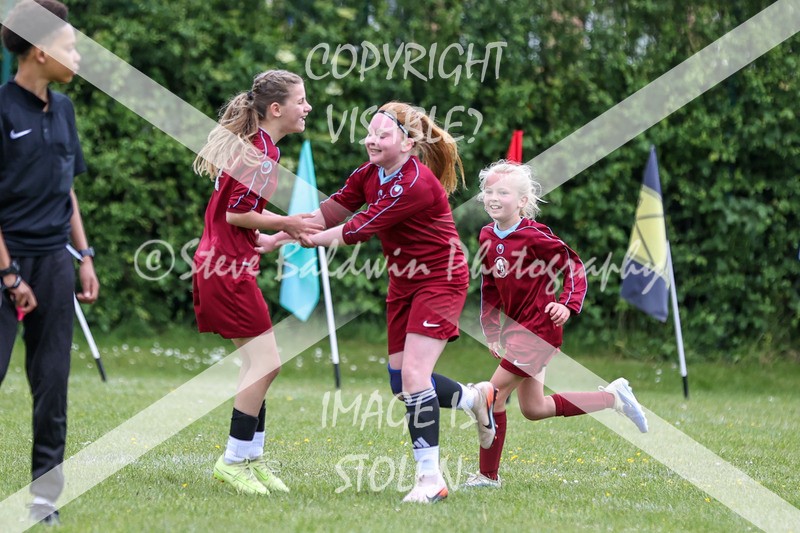1DX32262 - Covingham Park V Tadpole Farm