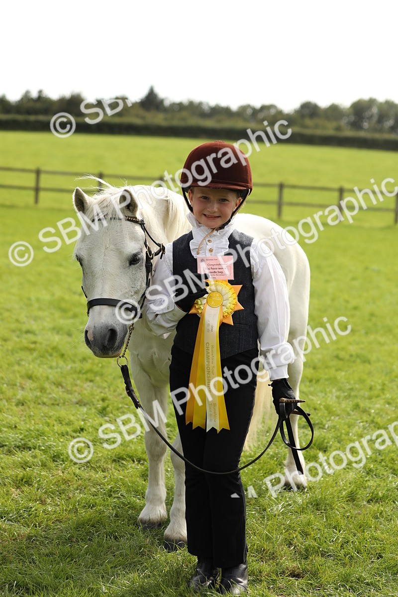 SBM_68739 - S40 - Junior Handler 9-12 Years
