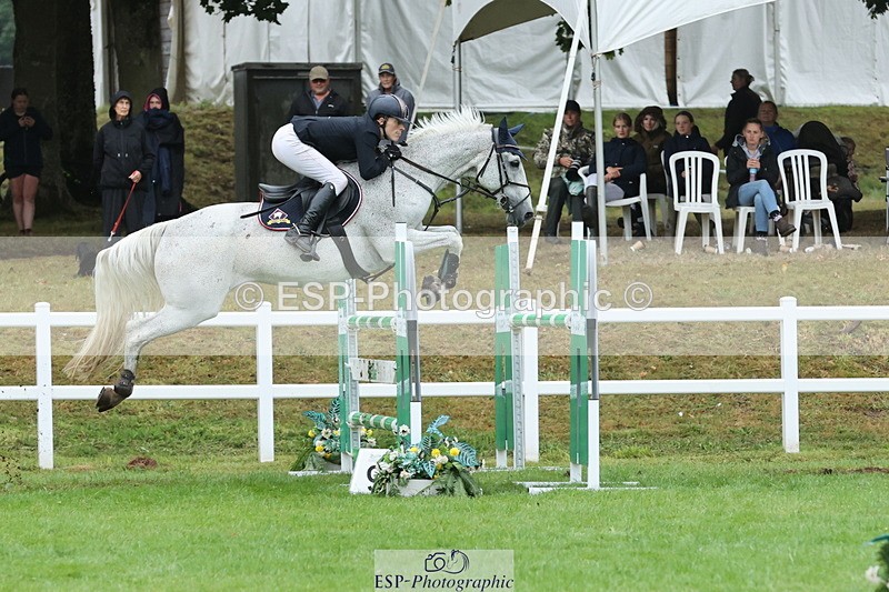 250830A-150104-07177 - Cls 16 Snr Newcomers and 1.10m Open