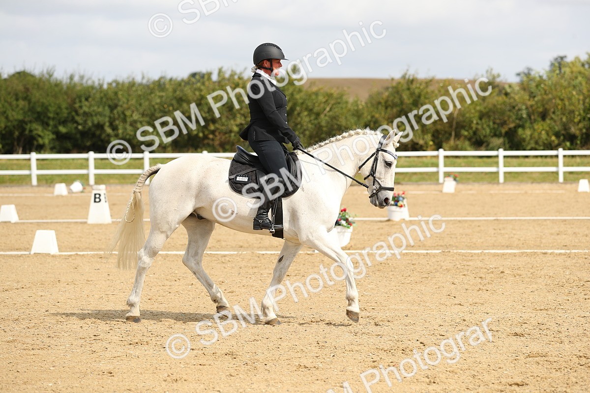 SBM_016314 - Class 13 - Novice 23 - 11.25-12.35