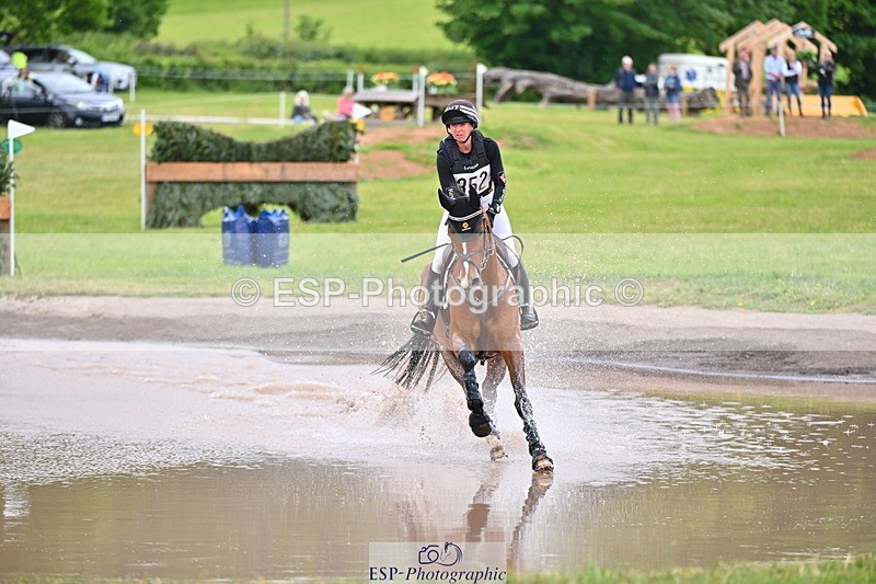 250524A-123707-10629 - B-352-Samantha.Lissington-MALIBU.TS