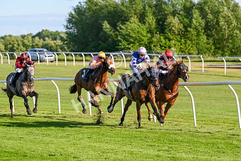 300525-Race 3-Star Legend-7436 - Race 3