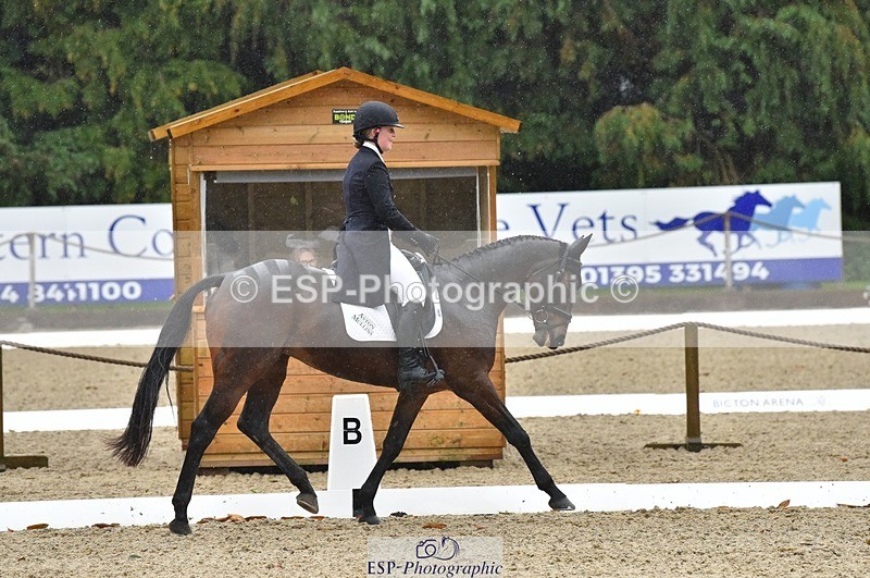 231018-152146-00755 - 009-FUTURE.GRAVITIE-Gini.Hope-DR