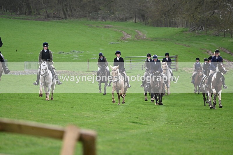 WJ6_9105 - Line Three