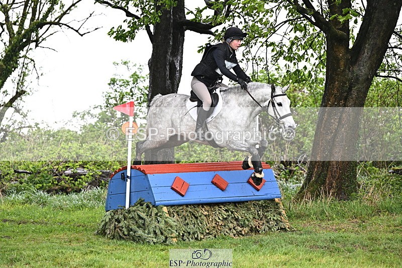 250418-145811-05753 - 170-Emma.Langfjord-Friend-MOUNTROSS.FIONN