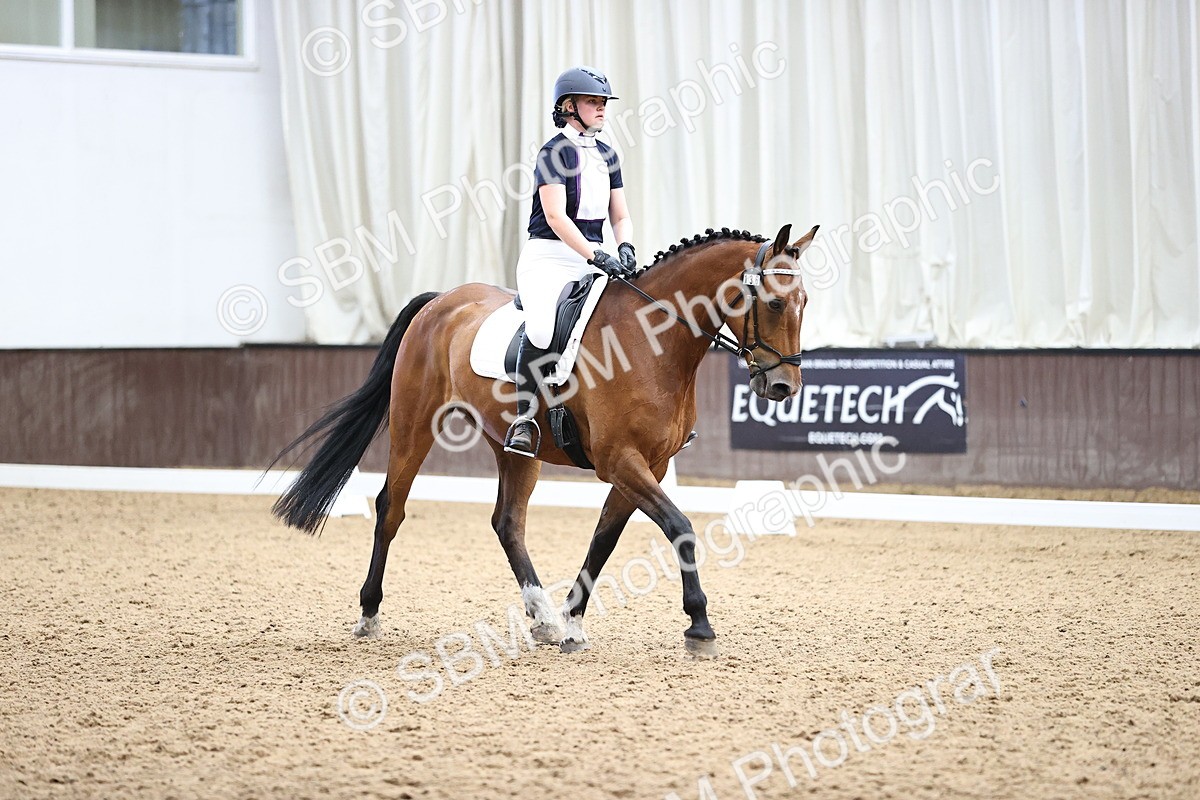 SBM_001865 - Novice 4 - 11.15-13.22