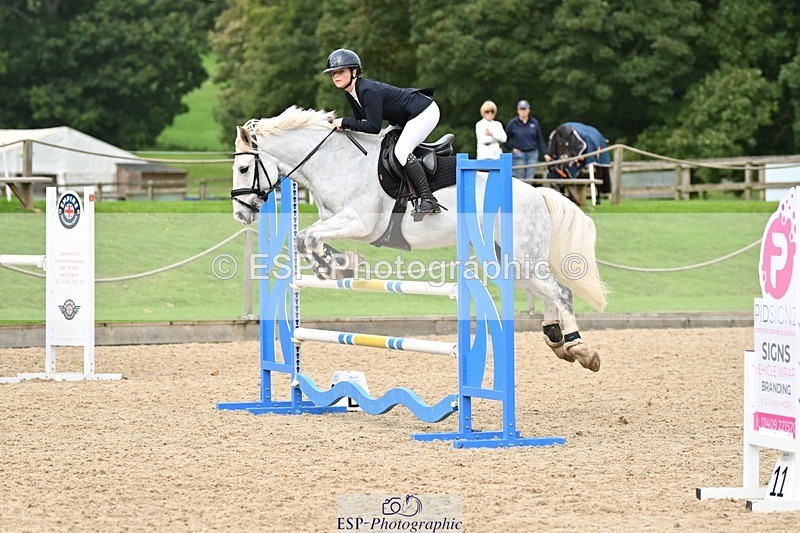 230930-122934-00491 - Cls 5 Pony Foxhunter & 1.10m Open