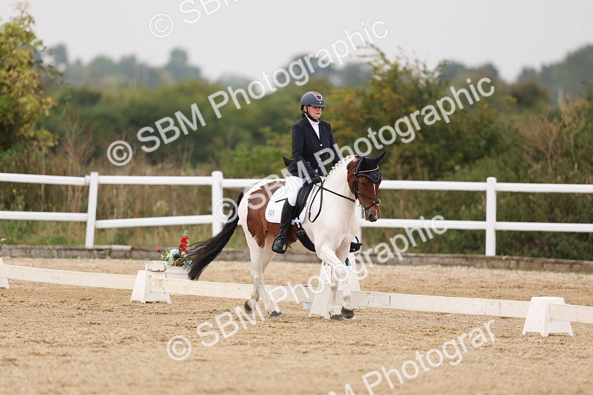 SBM_01484 - Class 9 - Novice 27 Champs