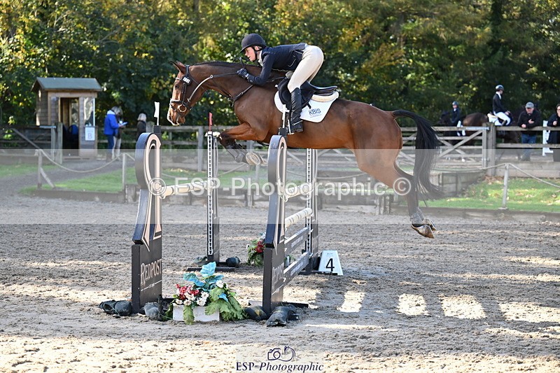 251024A-122728-10346 - C-238-Louisa.Lockwood