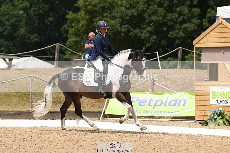 250720A-123918-10422 - 164-Dominique.Kinnaird-Perry-Pallas.Vanquish