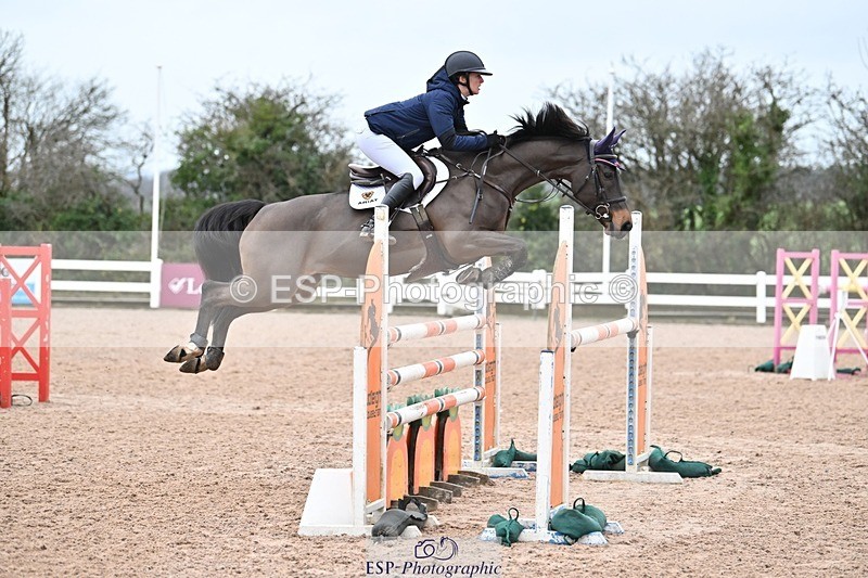 241206-141930-01082 - Cls 6 Foxhunter and 1.20m Open