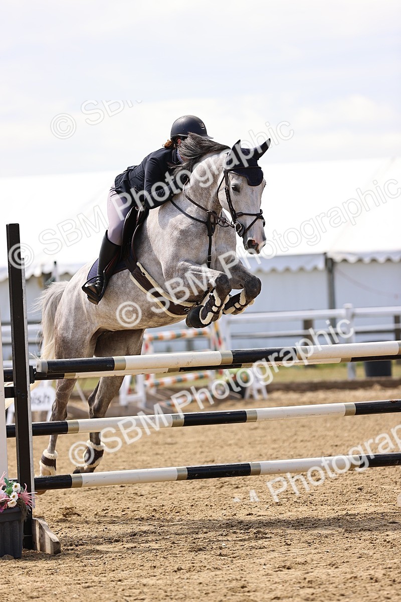 SBM_009837 - Class 8 - Senior Newcomers - 1.10  Open