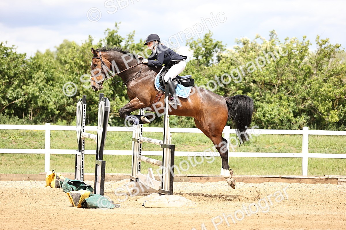 SBM_003085 - Class 11 - Senior Newcomers - 1.10m