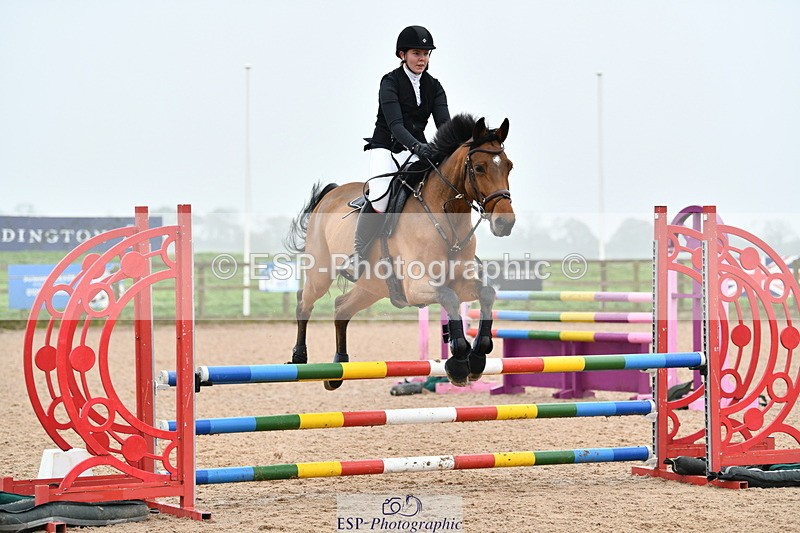 241102A-110200-04162 - SAT Cls 9 British Novice and 90cm Open