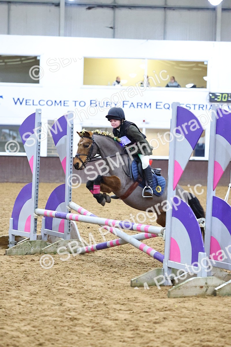 SBM_001737 - Class 4 - Festive Fences - 70cm
