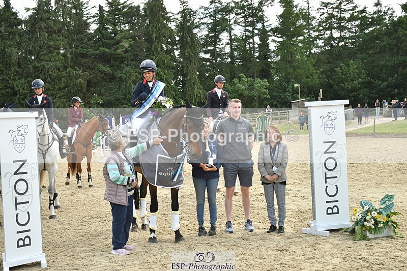 250525A-161204-18892 - Presentations Section C CCI 2 Star Long