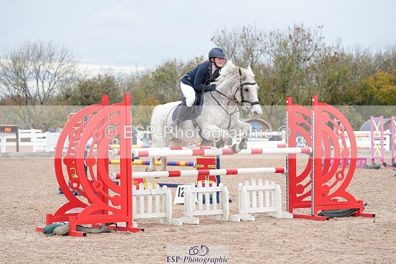 251026-140100-02906 - Cls 9 Pony Fox + 1.10m Open