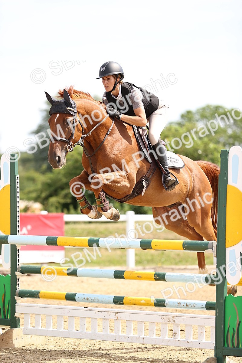 SBM_000496 - Class 15 - Redpost Equestian Senior Foxhunter - 1.20m