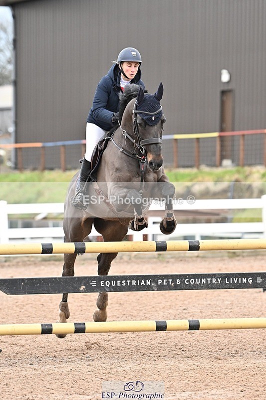 241206-123850-00776 - Cls 5 Newcomers and 1.10m Open