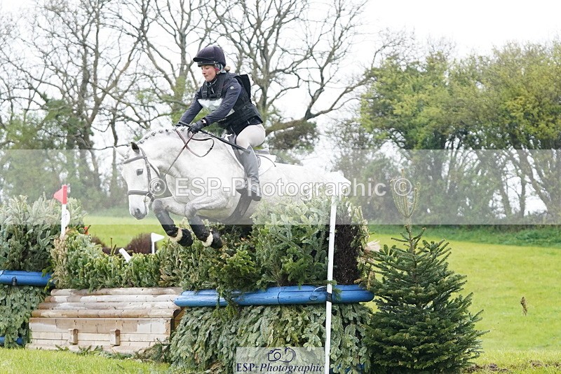 250418-145044-05319 - 170-Emma.Langfjord-Friend-MOUNTROSS.FIONN