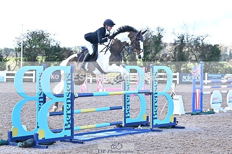 251203-131402-00652 - Cls 4 Newcomers and 1.10m Open