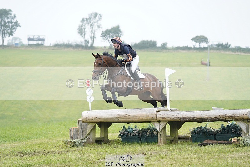 240901A-131146-08799 - 371-Max.Forster-HOLD.ON.MY.HEART