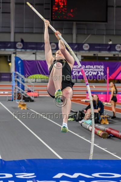 AgeInd25SUN-912719 - Field Female