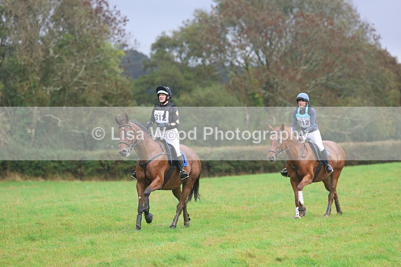 3E7A1603 - Class 3: 70cm Pairs: Half Roll Top