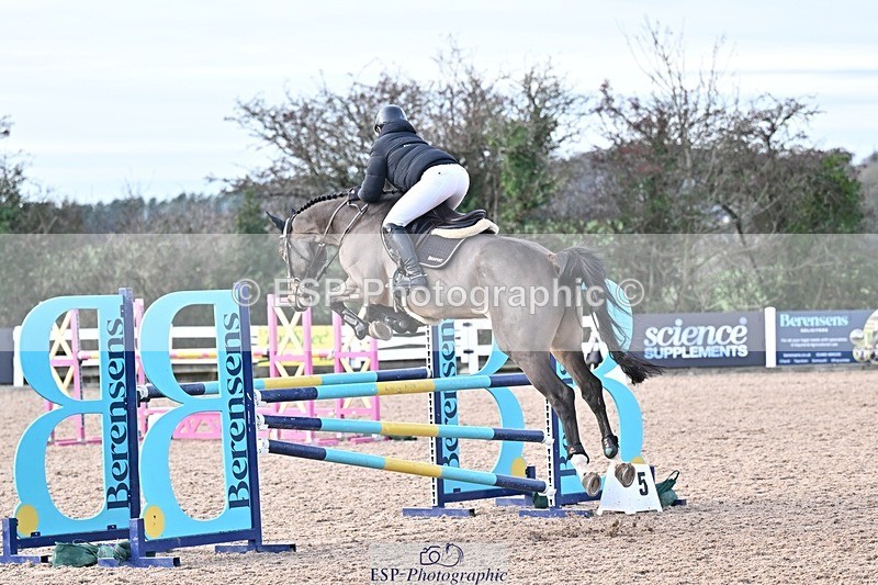 251126-130003-00559 - Cls 4 Newcomers and 1.10m