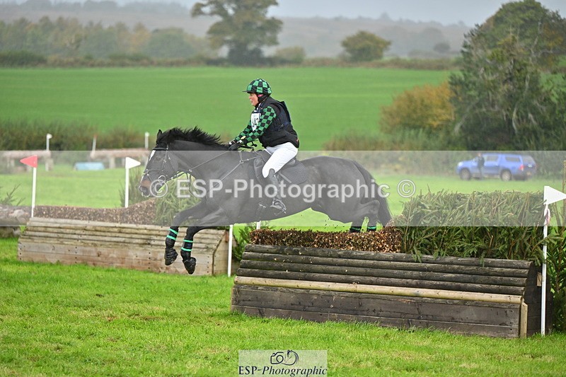 251025A-101904-16590 - D-343-Georgina.Owen