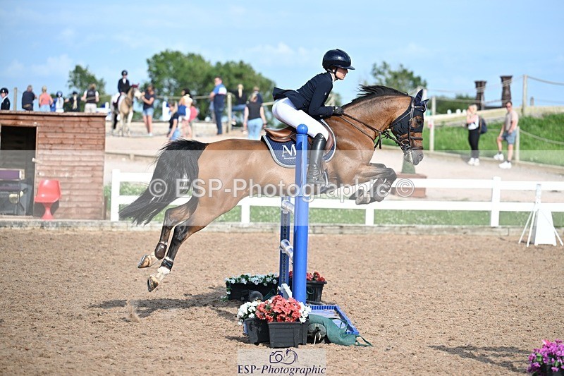 260627-180019-05913 - Cls 27 Foxhunter and 1.10m