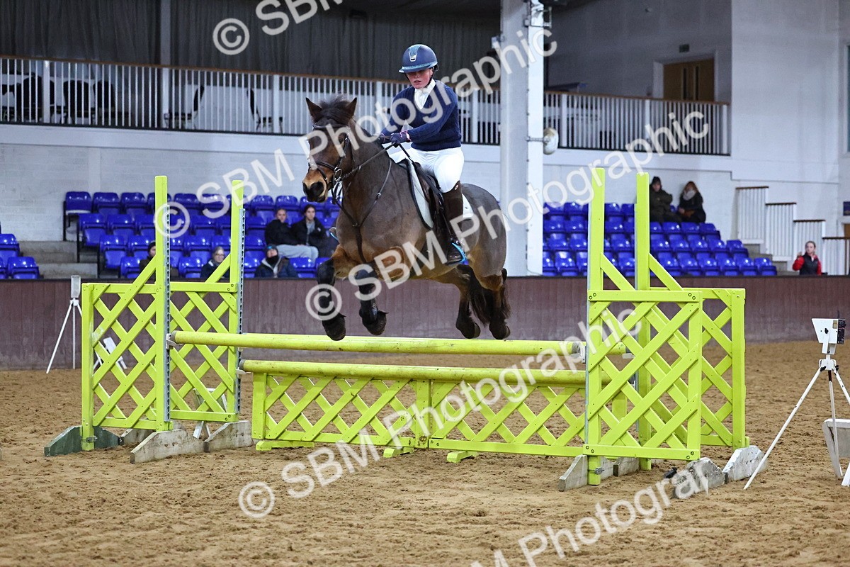 SBM_002588 - Class 6 - Holly & Ivy Stakes - 90cm