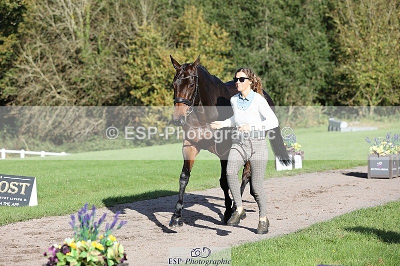 241027-095658-15597 - 553-Hanna.Bertorelli-BWTH.CLASSIC.CUT